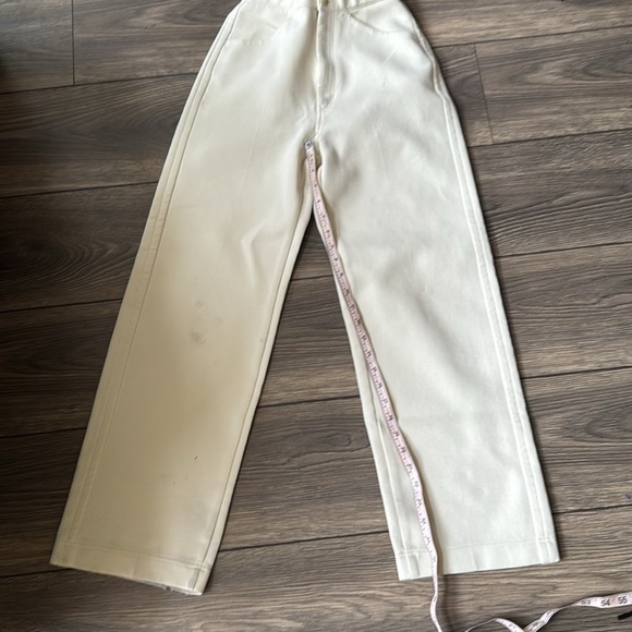 Uniqlo emits ivory high waisted stretchy oversized pants - Picture 7 of 10